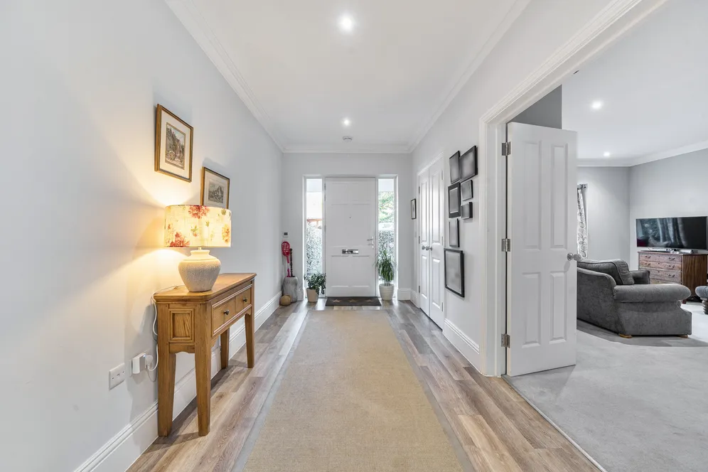 Mortimer Close, Kings Worthy, SO23 photo 9