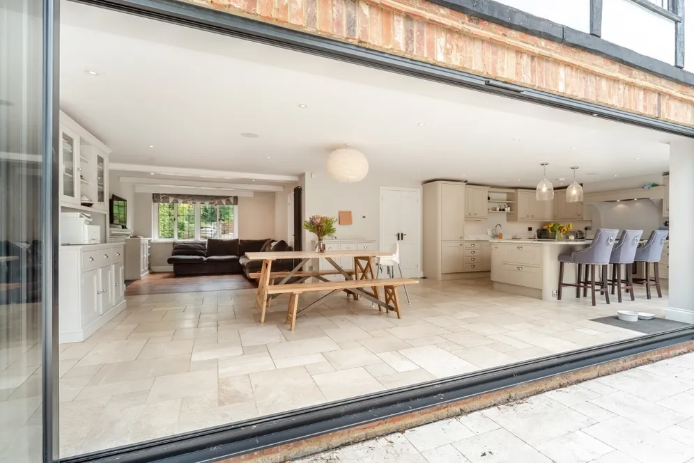 Hawthorn Hill Bracknell RG42 photo 2
