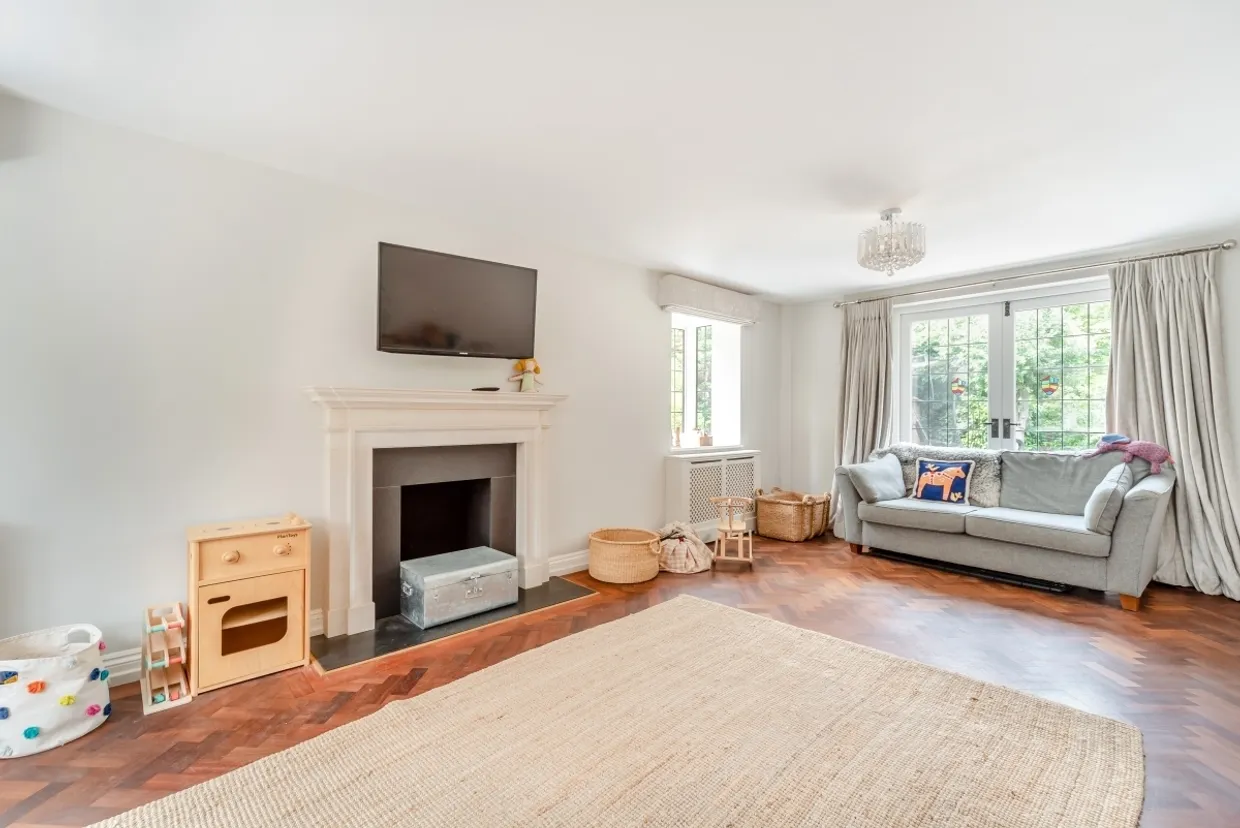 Hawthorn Hill Bracknell RG42 photo 13