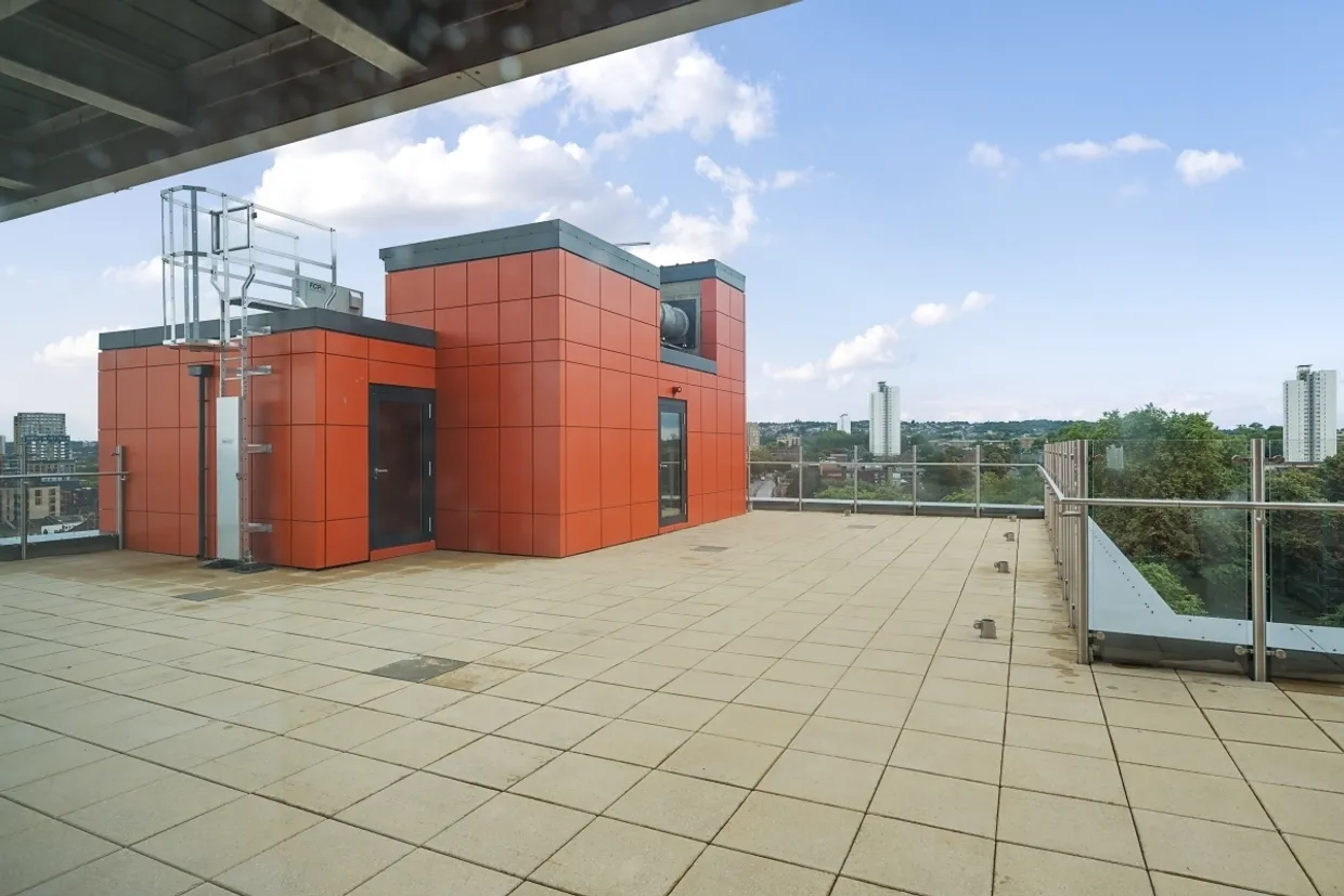 Mast Quay, Woolwich, London SE18 photo 9