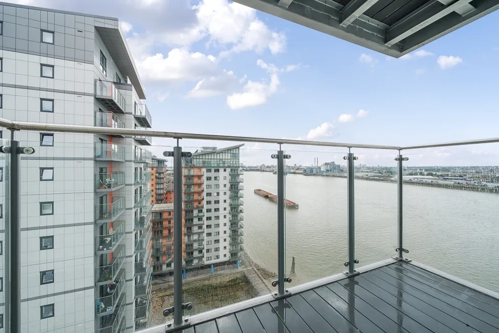 Mast Quay, Woolwich, London SE18 photo 10