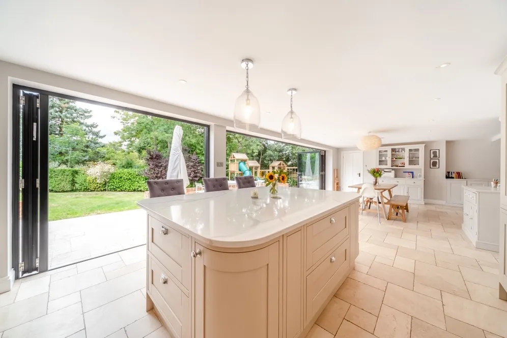 Hawthorn Hill Bracknell RG42 photo 16