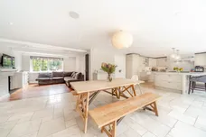 Hawthorn Hill Bracknell RG42 photo 19