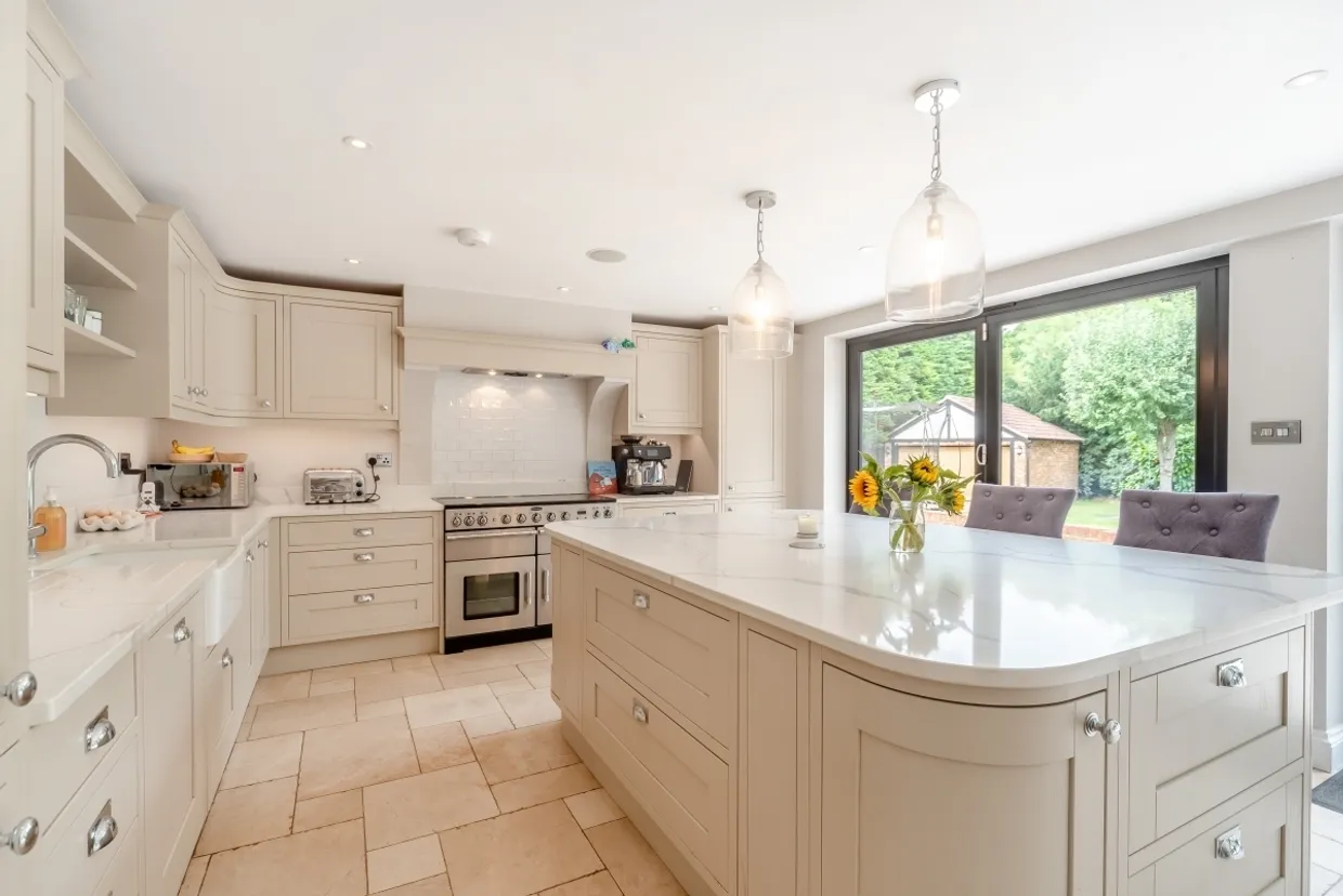 Hawthorn Hill Bracknell RG42 photo 23