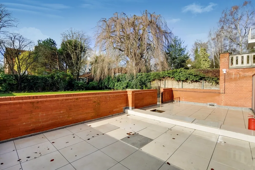 Fitzjohns Avenue, NW3 photo 24