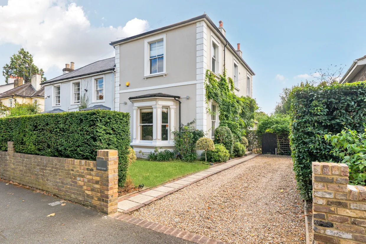Vine Road, East Molesey, KT8 photo 1