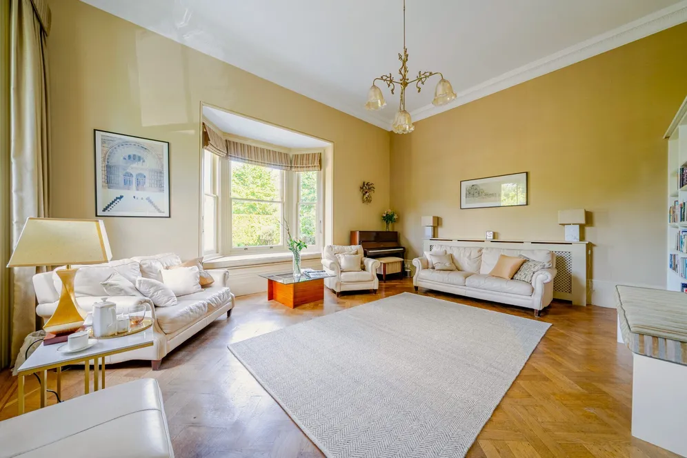 Vine Road, East Molesey, KT8 photo 3