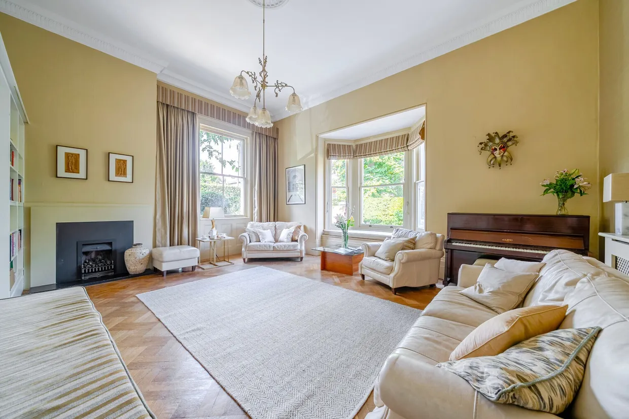 Vine Road, East Molesey, KT8 photo 4