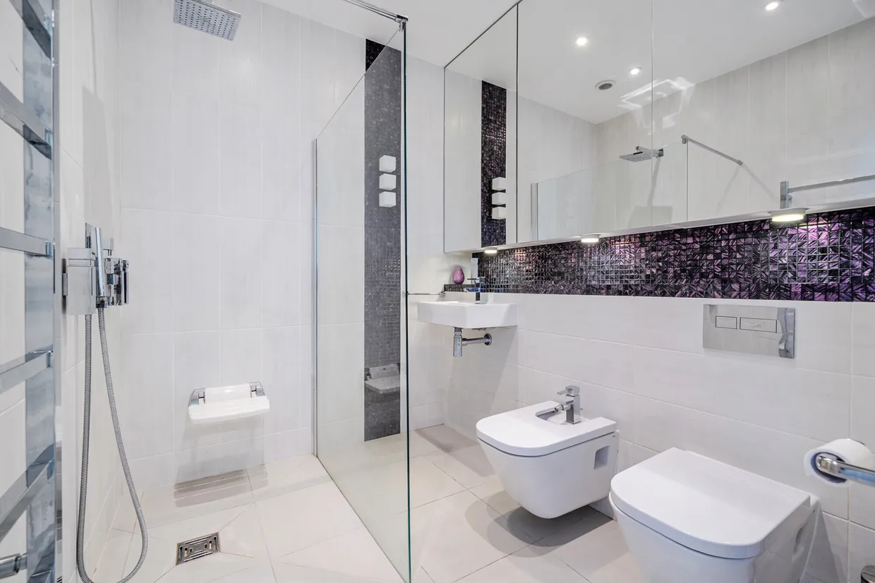 Vine Road, East Molesey, KT8 photo 12