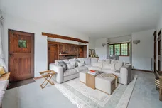 Esher Place Avenue, Esher, KT10 photo 4