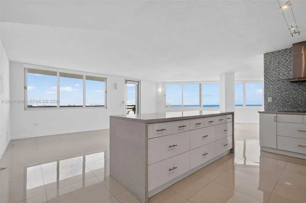 7135 Collins Ave, Miami Beach, FL 33141