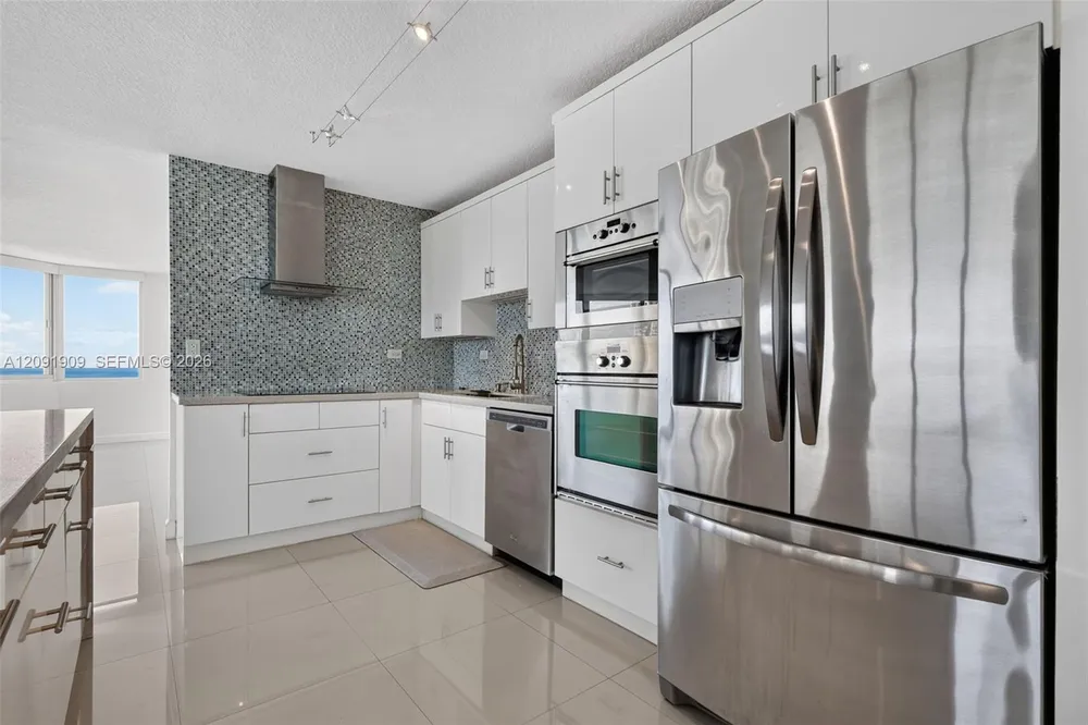 7135 Collins Ave, Miami Beach, FL 33141