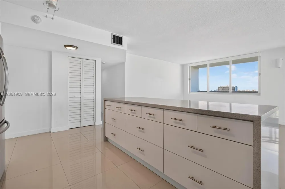 7135 Collins Ave, Miami Beach, FL 33141
