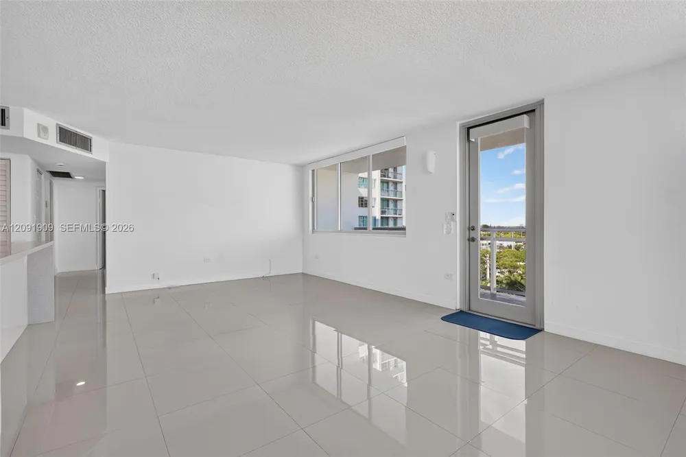 7135 Collins Ave, Miami Beach, FL 33141
