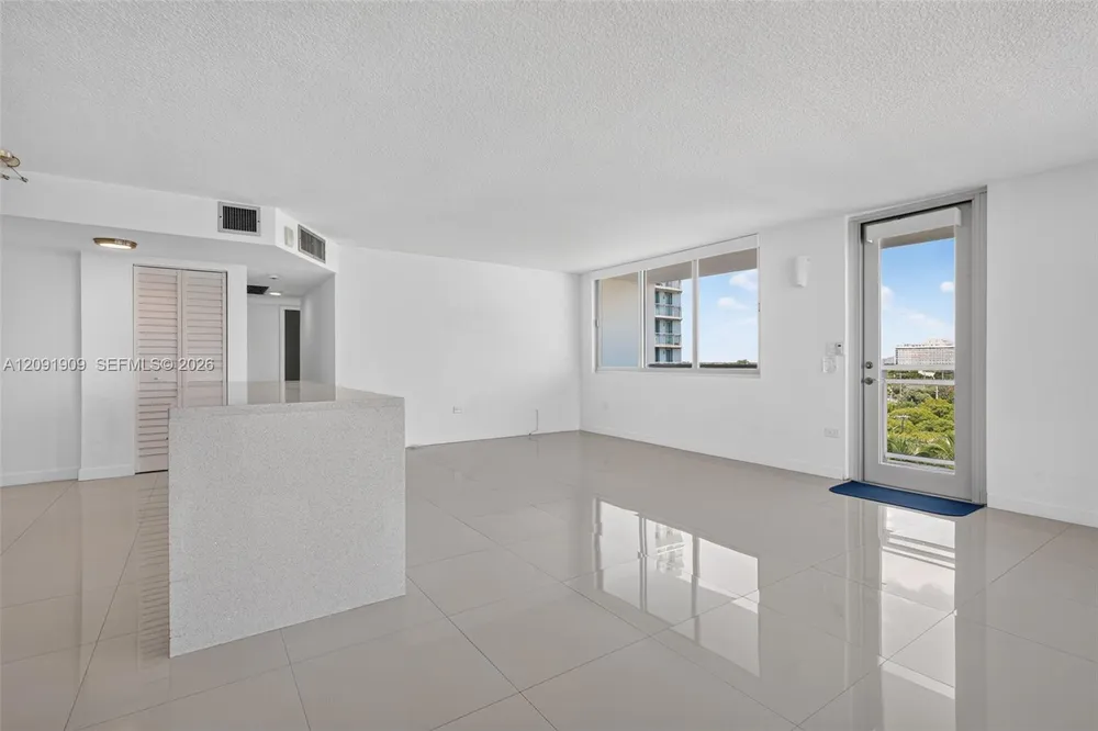 7135 Collins Ave, Miami Beach, FL 33141