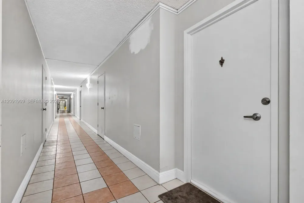 7135 Collins Ave, Miami Beach, FL 33141