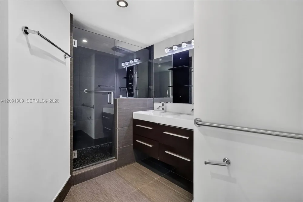 7135 Collins Ave, Miami Beach, FL 33141