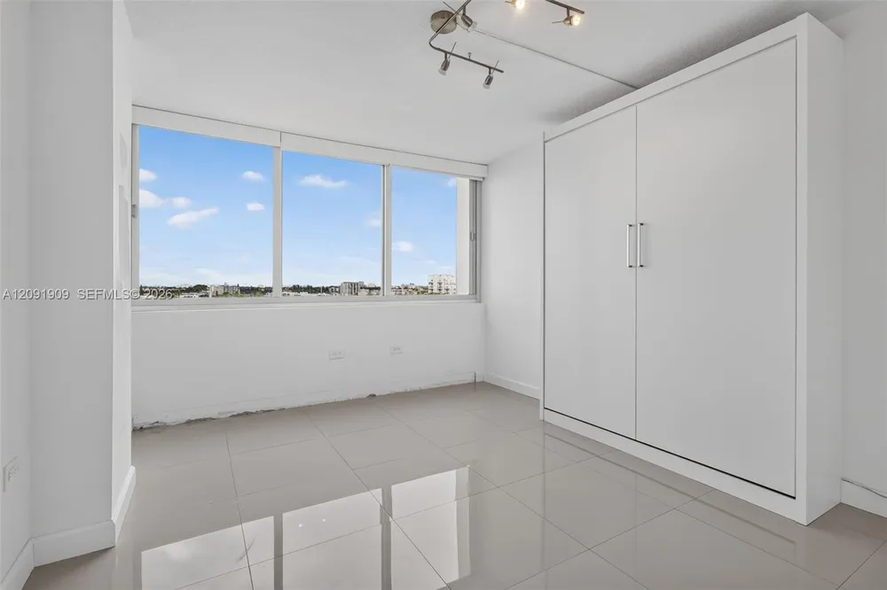 7135 Collins Ave, Miami Beach, FL 33141