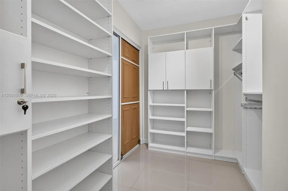 7135 Collins Ave, Miami Beach, FL 33141