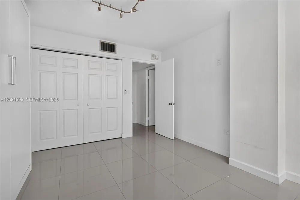 7135 Collins Ave, Miami Beach, FL 33141