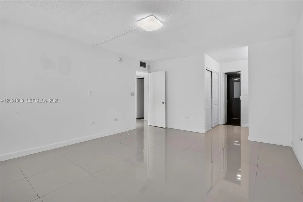 7135 Collins Ave, Miami Beach, FL 33141