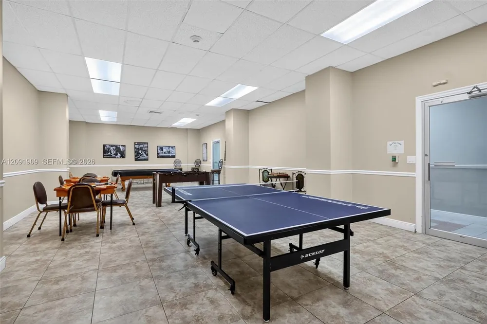 7135 Collins Ave, Miami Beach, FL 33141