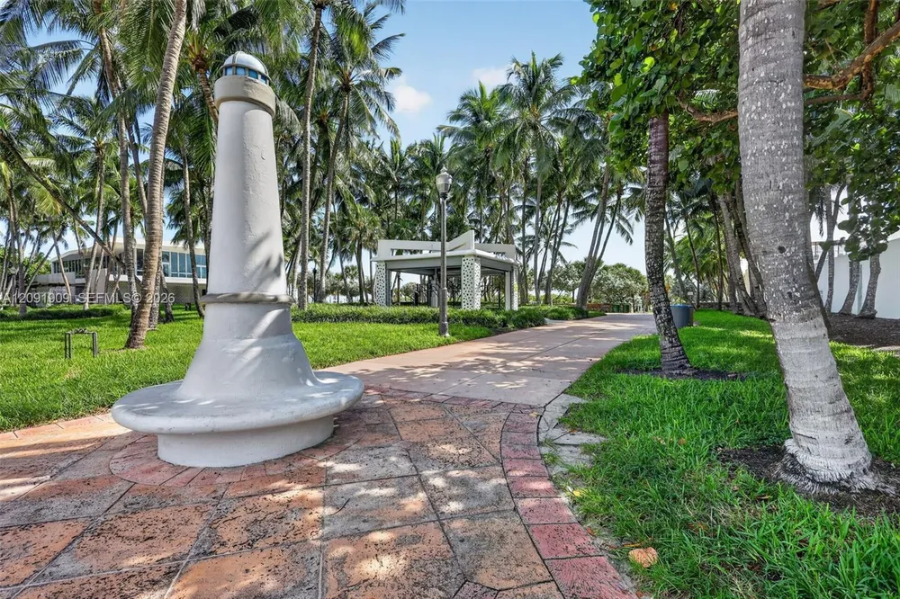 7135 Collins Ave, Miami Beach, FL 33141