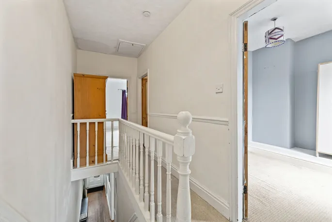 Property carousel image 13