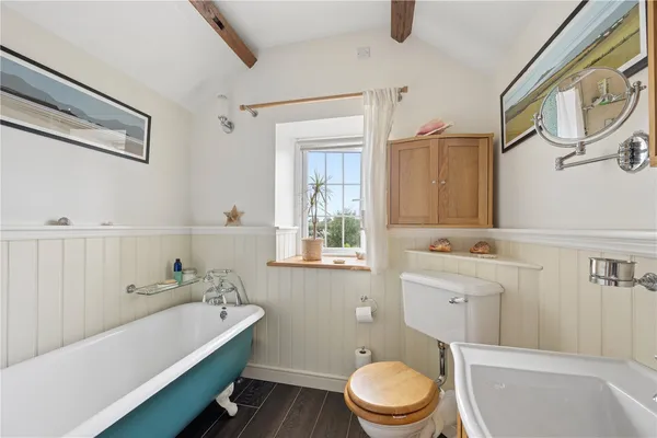 Llanfaethlu, Holyhead, LL65 photo 13