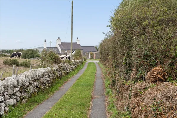 Llanfaethlu, Holyhead, LL65 photo 19