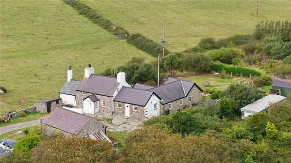 Llanfaethlu, Holyhead, LL65 photo 28