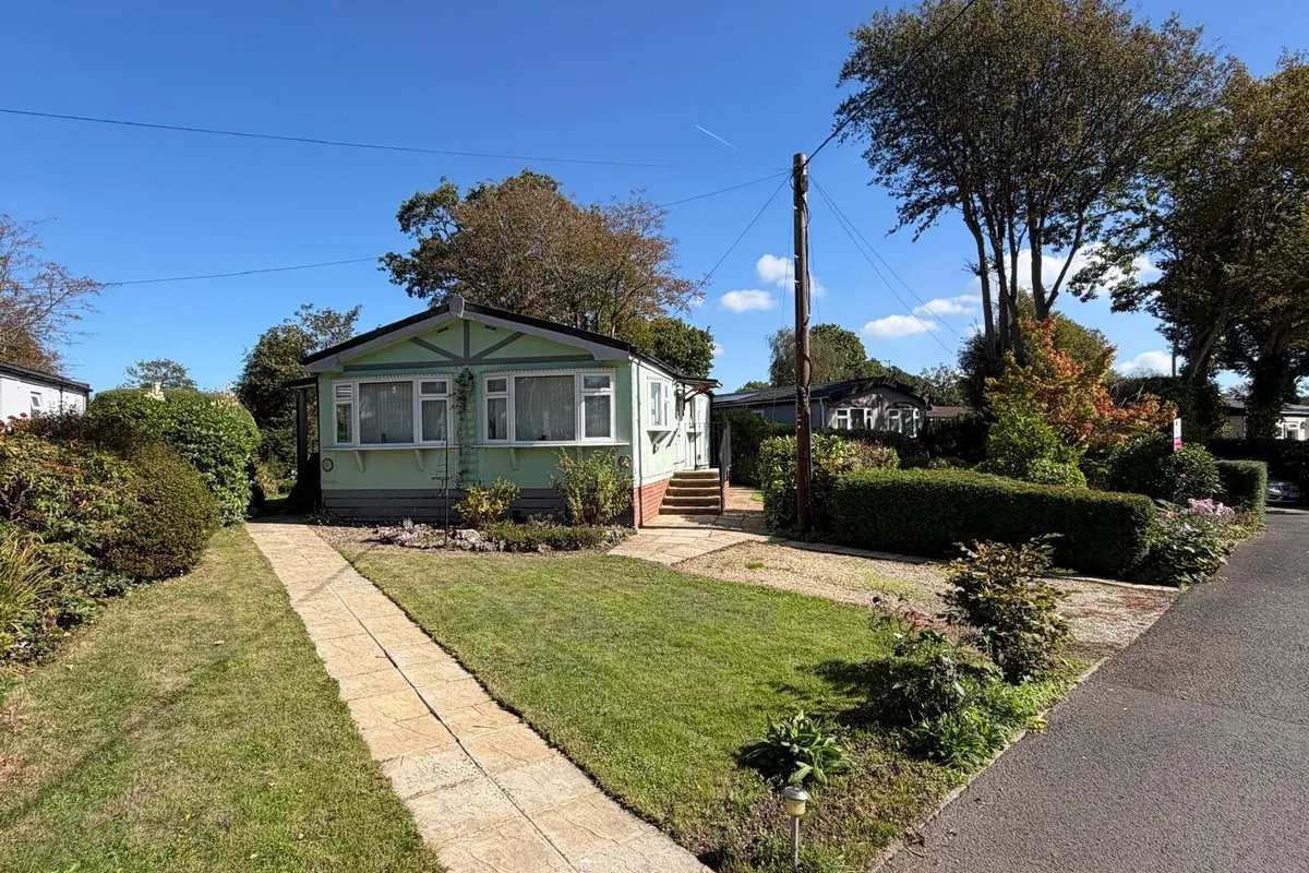Deanland Wood Park, Golden Cross, Hailsham