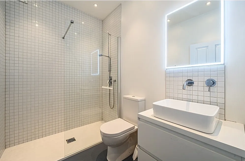 Muswell Hill Road, London, N10 photo 16