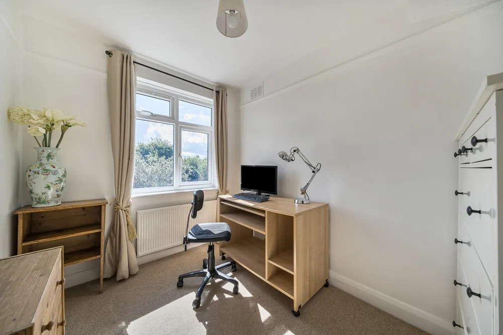Claremont Crescent, Croxley Green, WD3