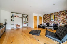 The Cloisters Bridgeman Drive SL4 photo 9
