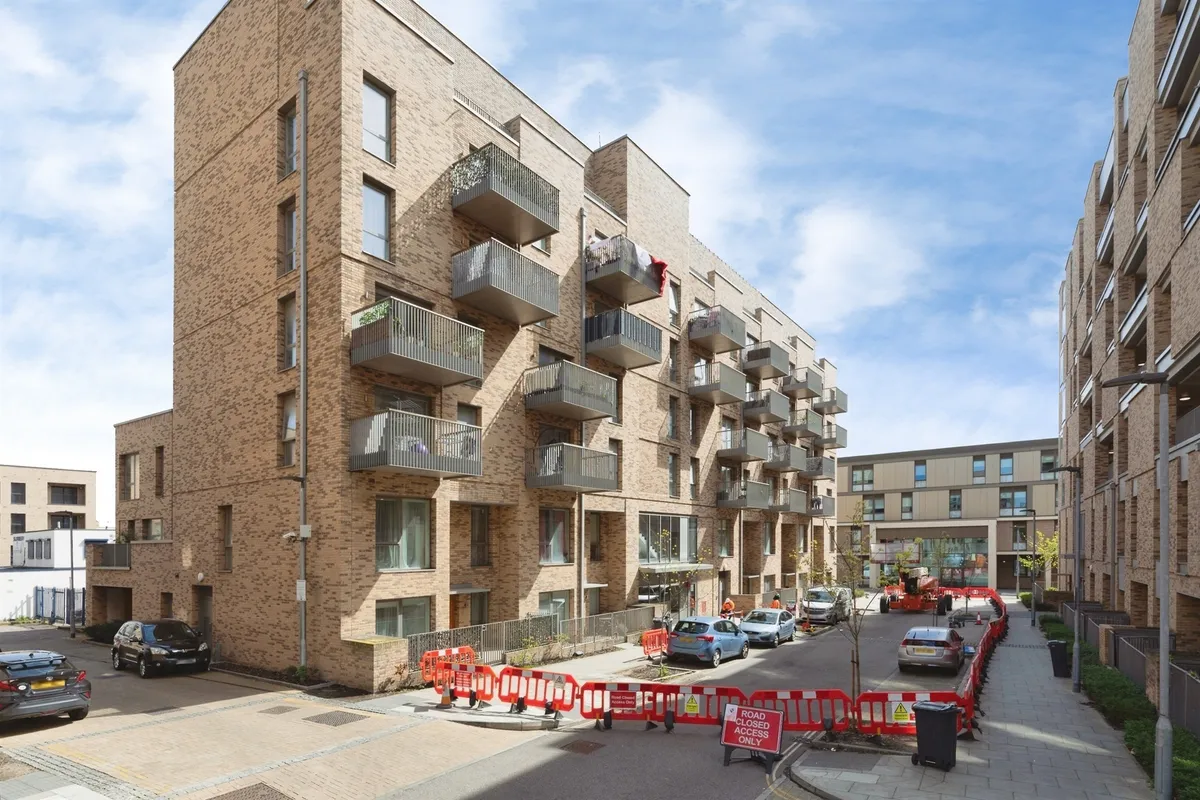 Mast Street, Barking