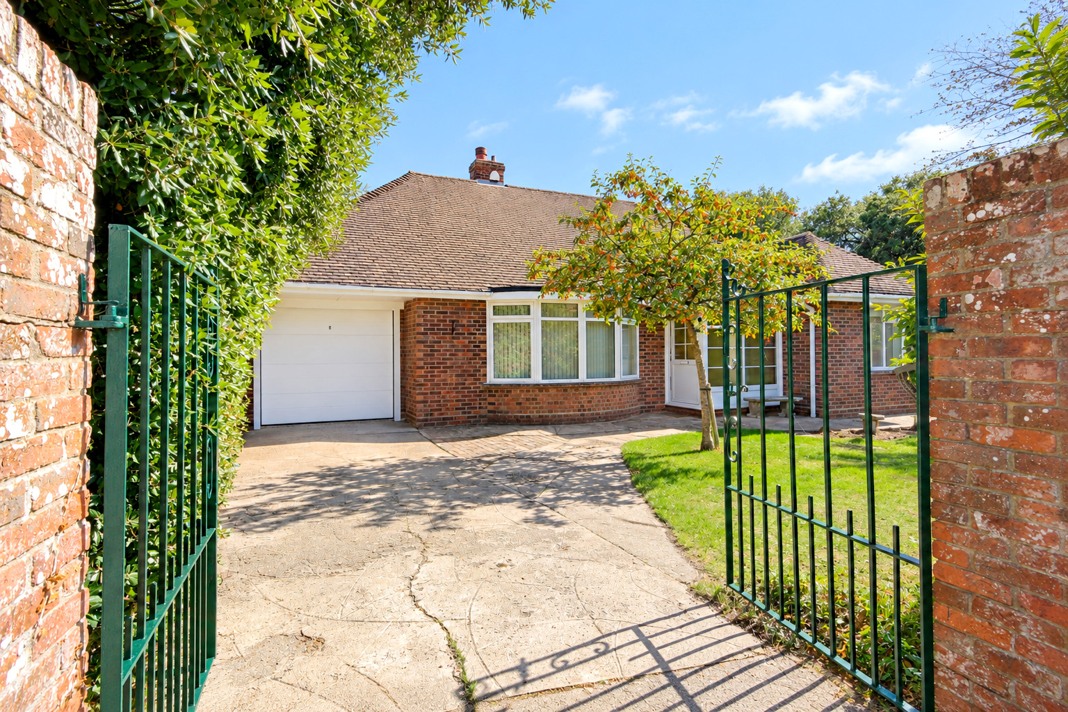 Lawn Road, Milford on Sea Image 2
