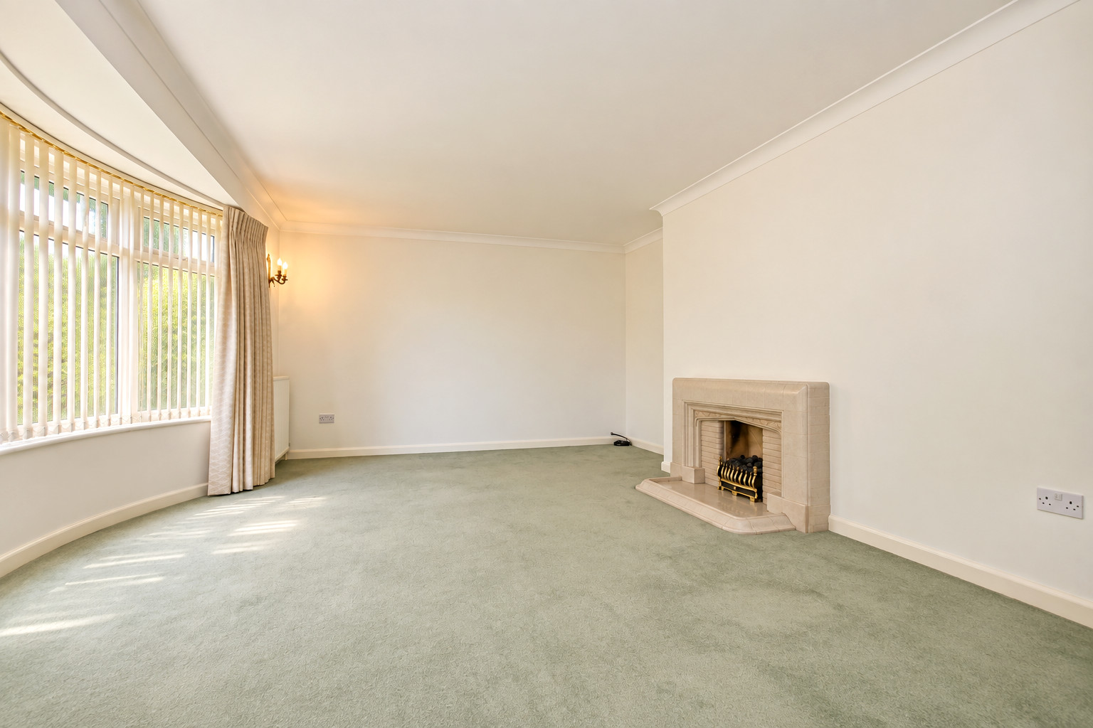 Lawn Road, Milford on Sea Image 3