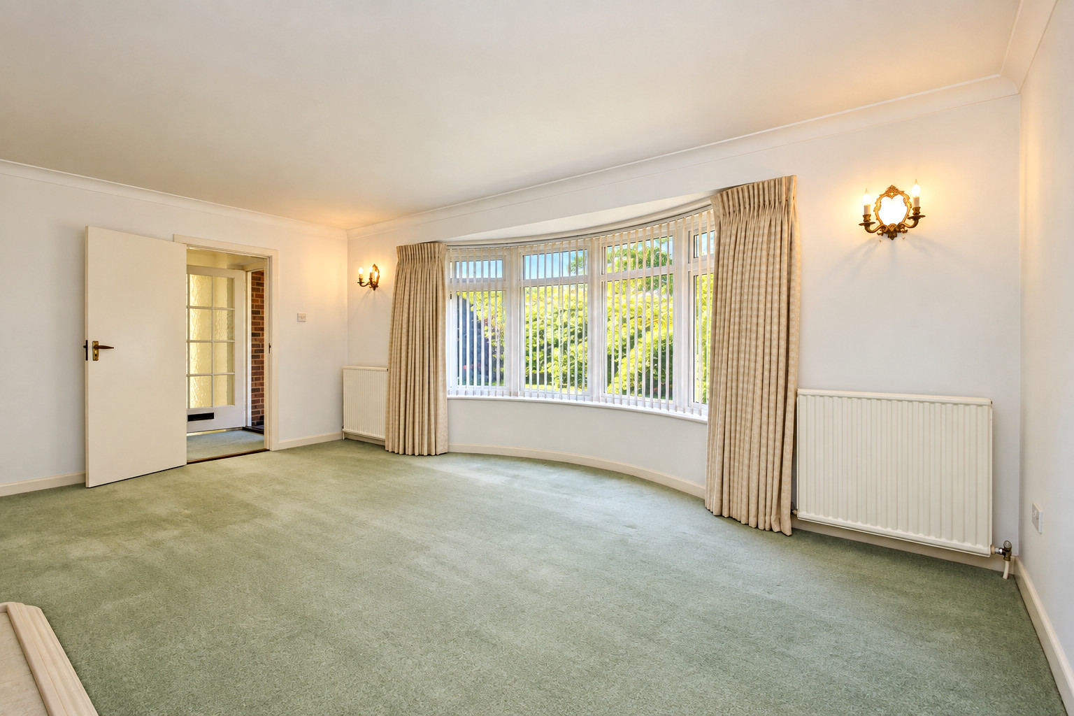 Lawn Road, Milford on Sea Image 4