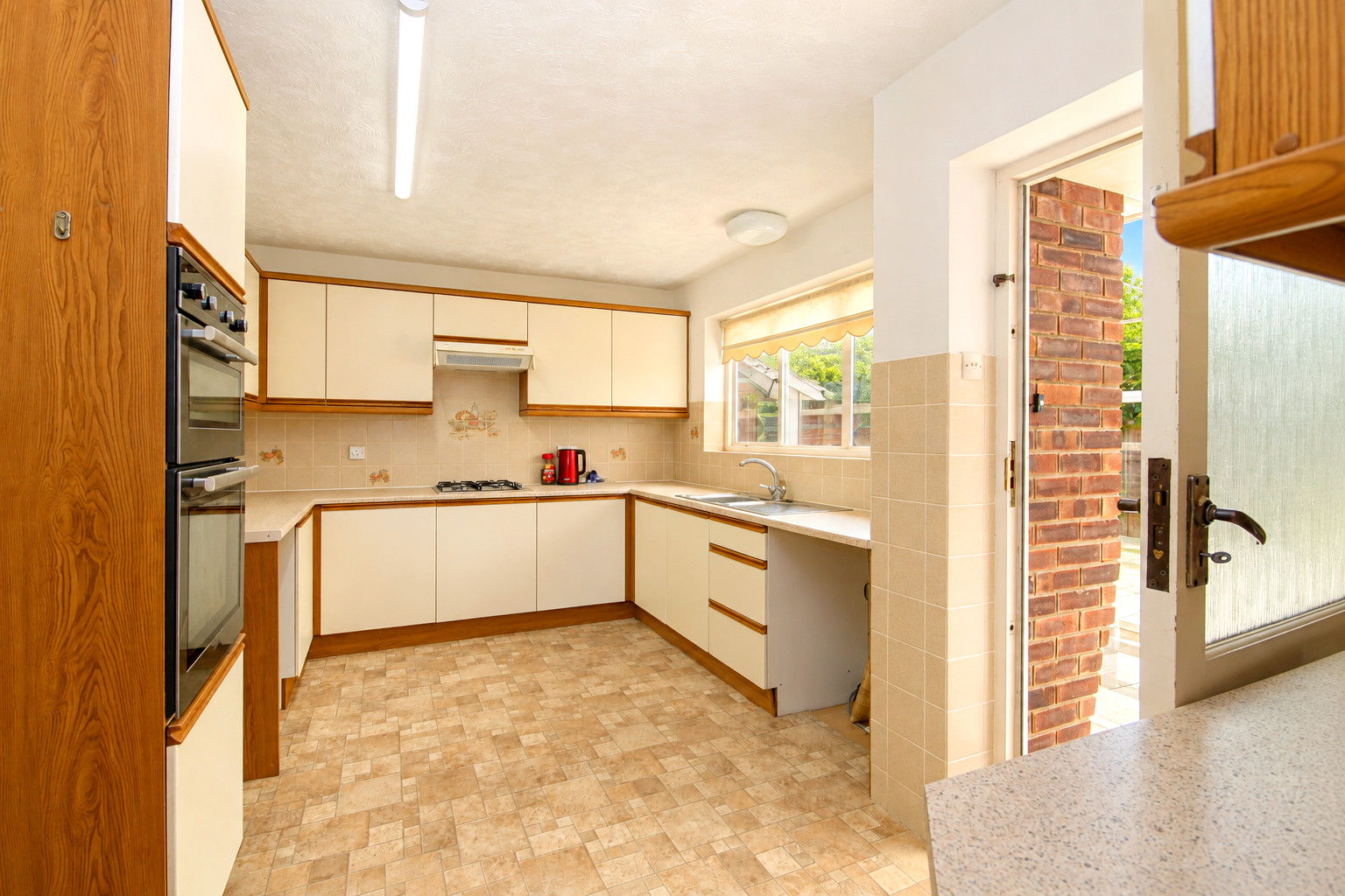Lawn Road, Milford on Sea Image 5