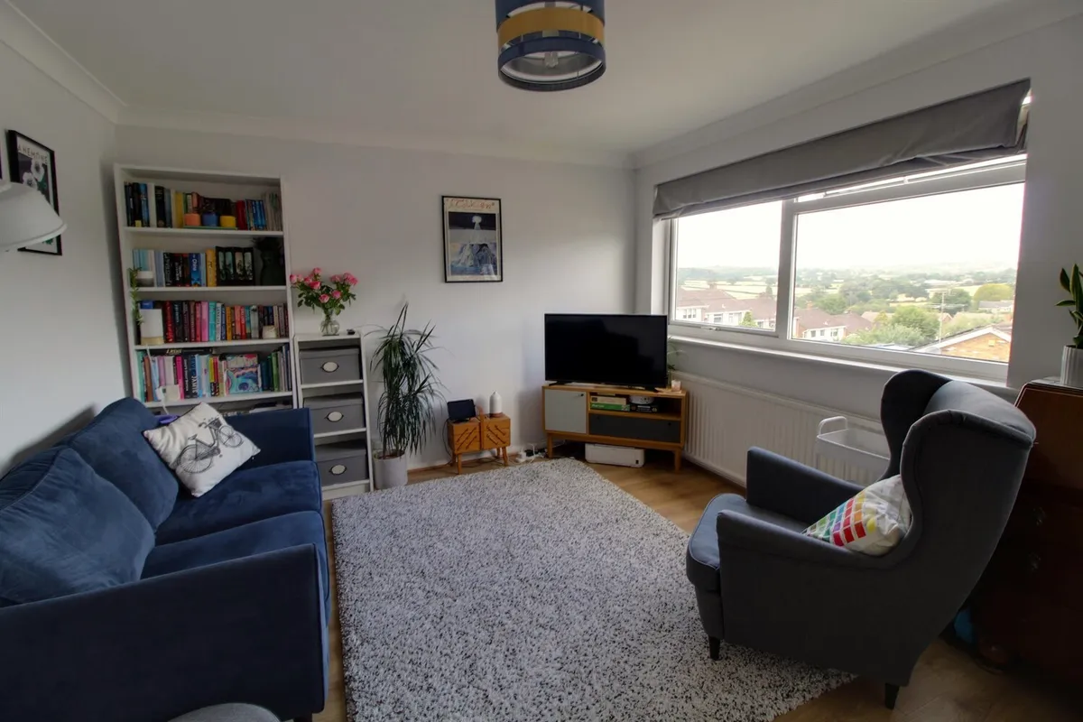 Valley Fields Crescent, EN2