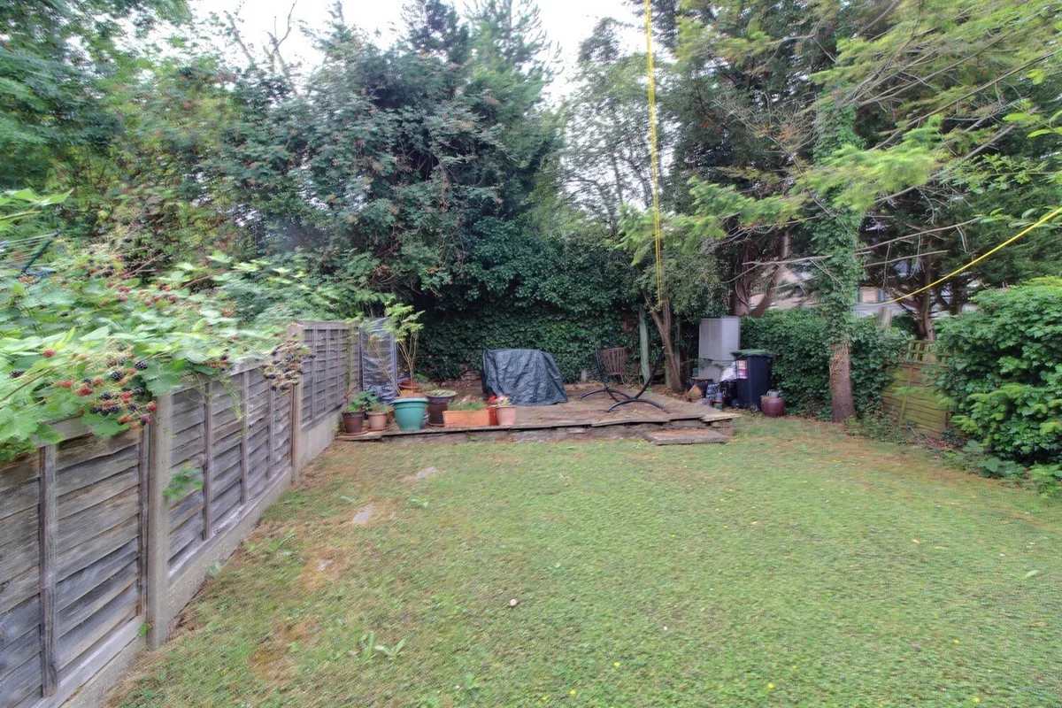 Valley Fields Crescent, EN2