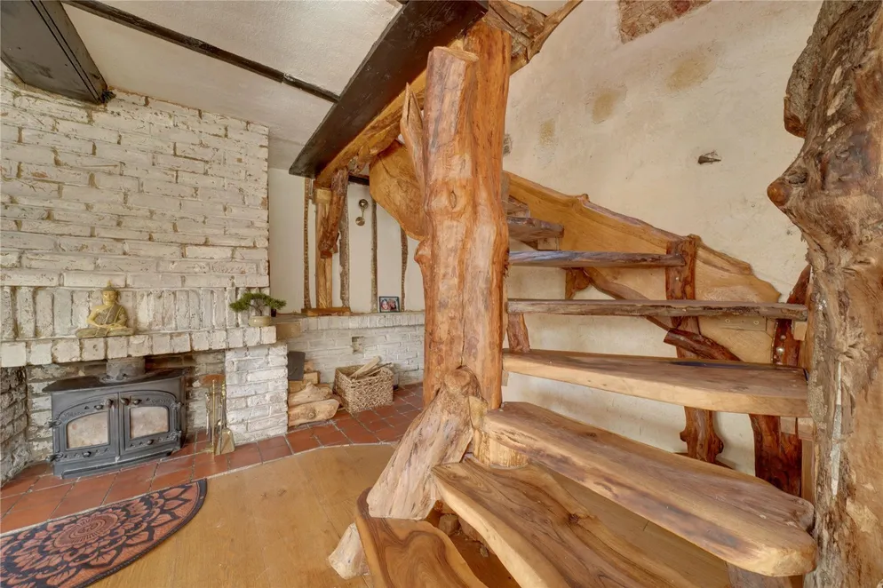 Property carousel item 6