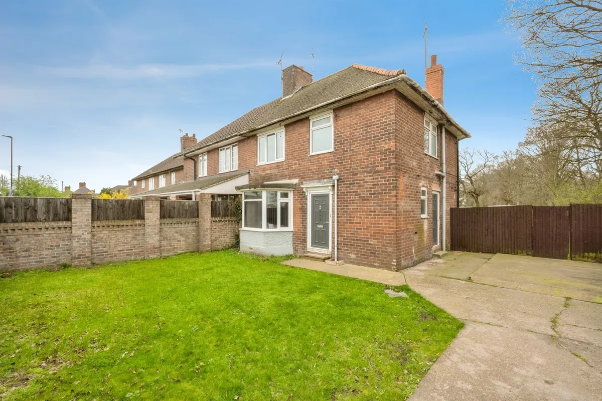 West End Lane, New Rossington, DONCASTER