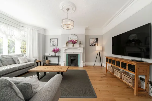 Curzon Road, Weybridge, KT13 photo 5