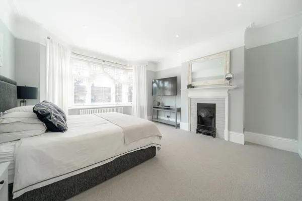 Curzon Road, Weybridge, KT13 photo 7