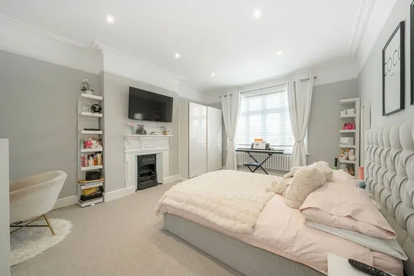 Curzon Road, Weybridge, KT13 photo 8