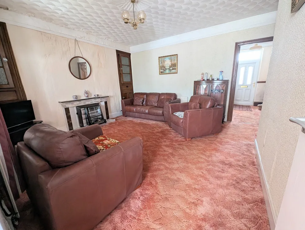Property carousel item 4