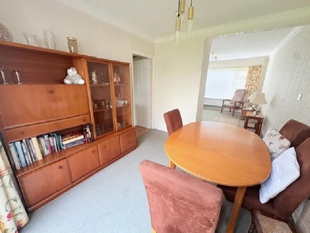 Property carousel item 4