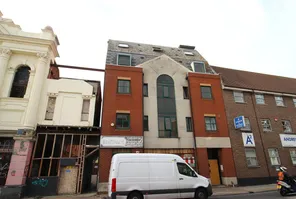 Main property image